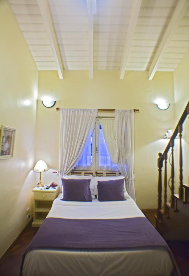Bed & Breakfast Bernie's , A 3 Kilometros Del Aerop Ezeiza, ,in-out, Free Airport Ezeiza