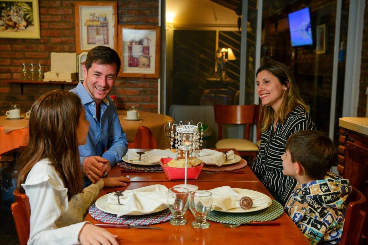 Bernie's , A 3 Kilometros Del Aerop Ezeiza, ,in-out, Free Airport Bed & Breakfast